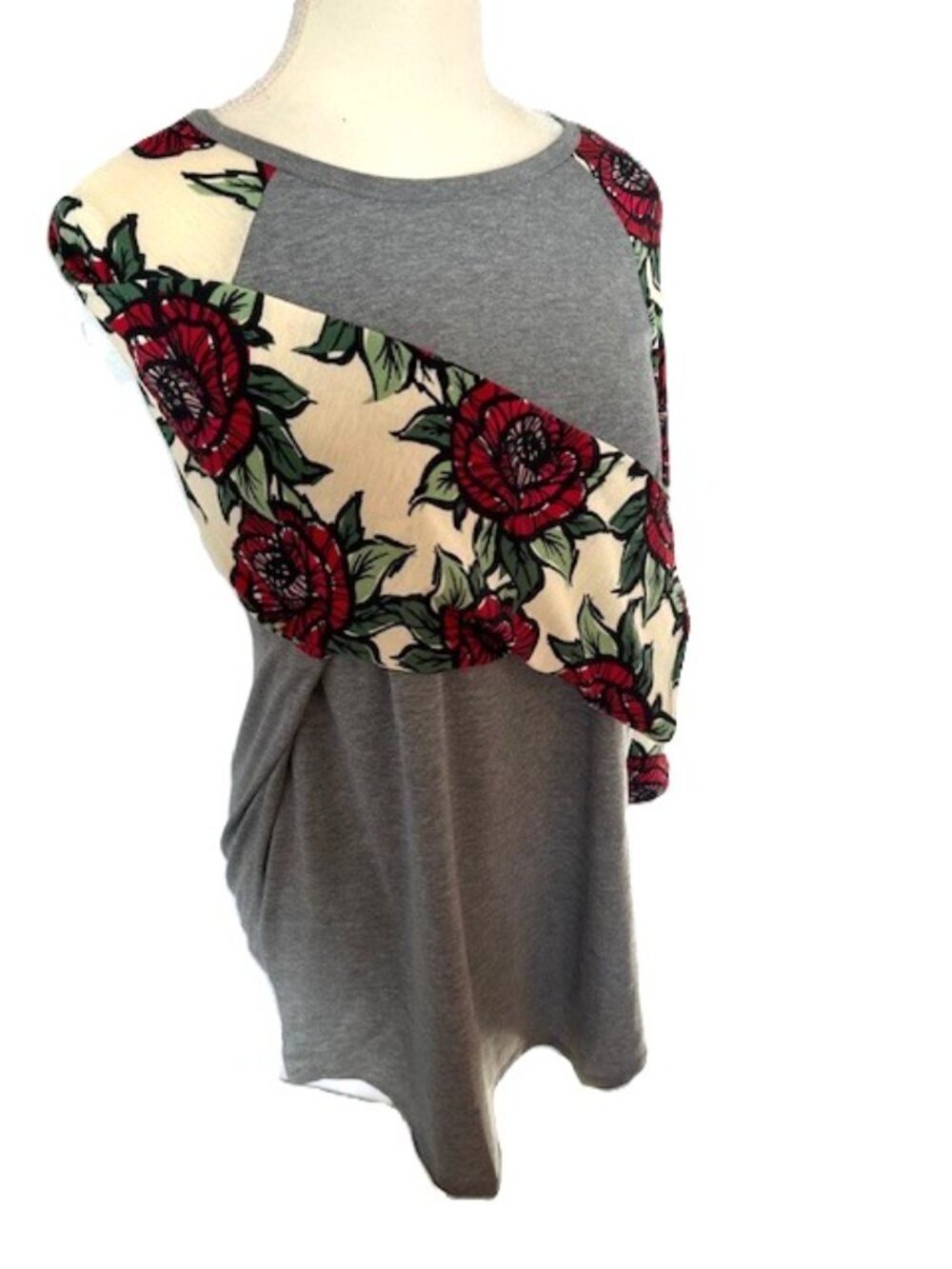 LuLaRoe Randy 2XL Baseball T-shirt Raglan 3/4 Sleeve Floral Red Roses